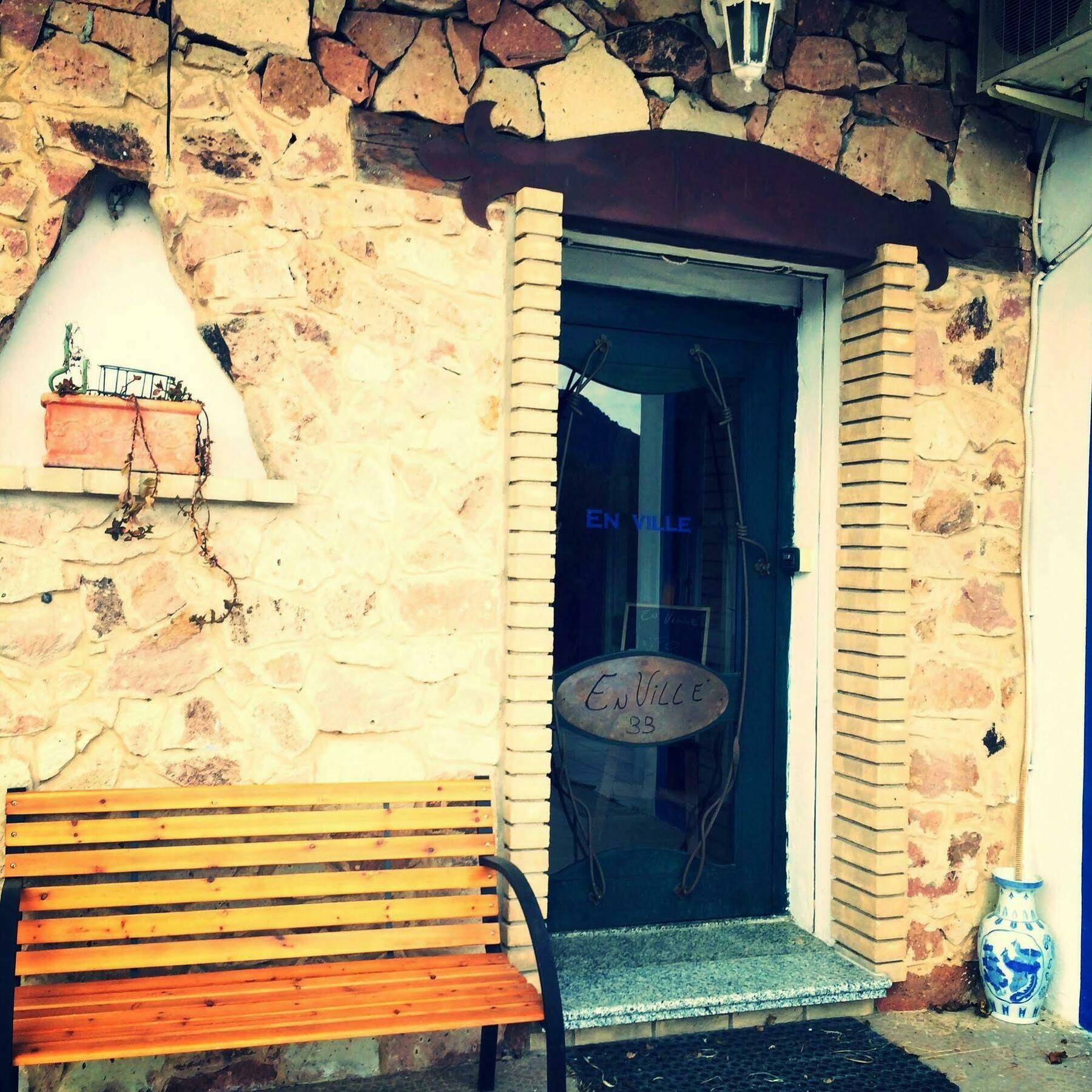 En Ville Bed And Breakfast Гоннеза Экстерьер фото